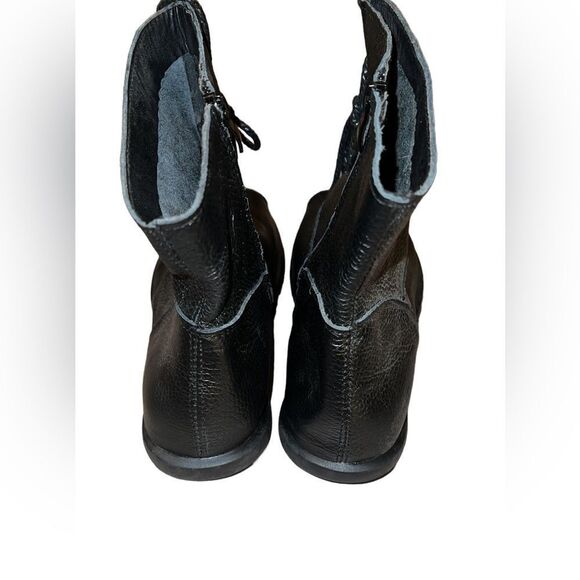 Clarsunny Black Leather Booties Size 9.5 - Picture 2 of 5